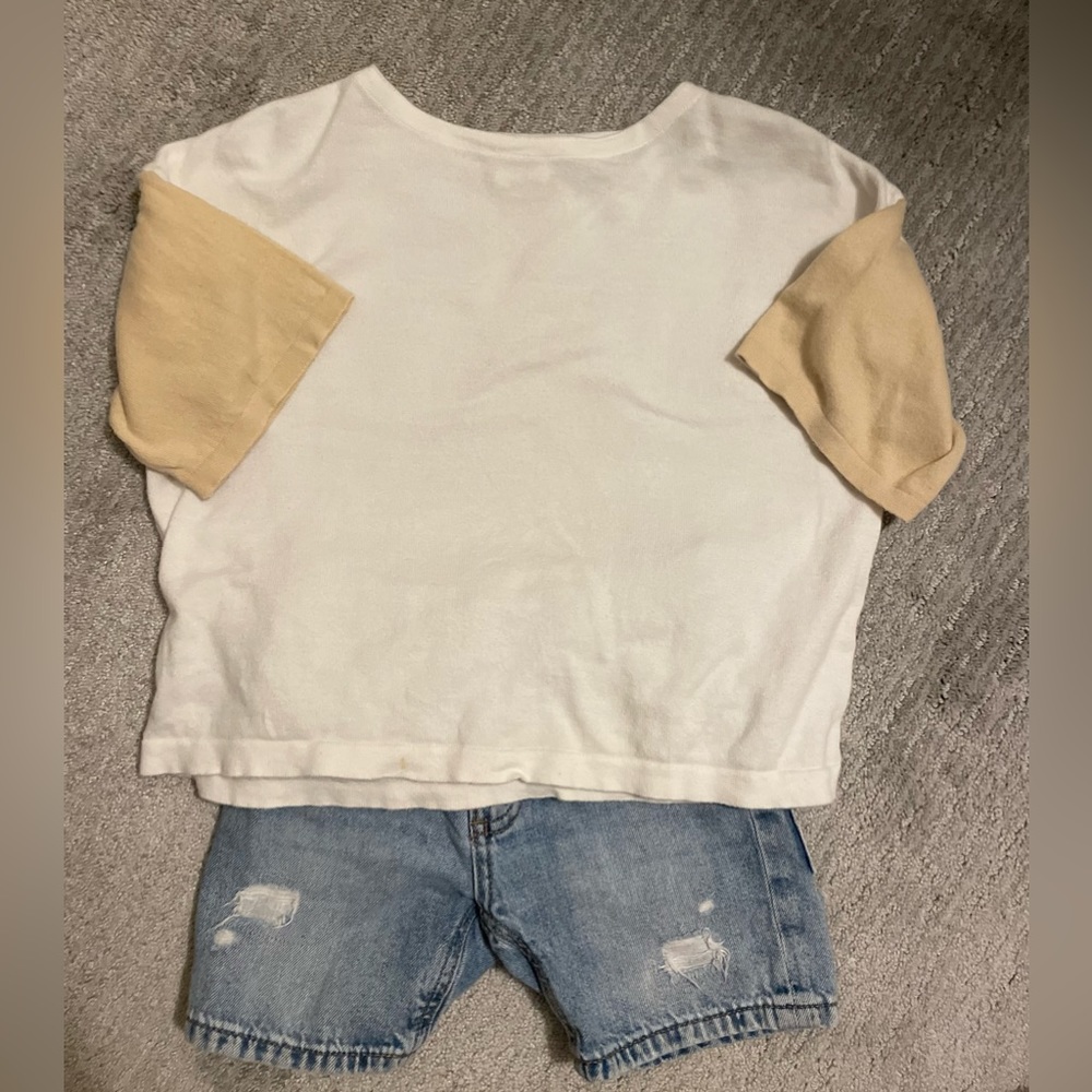 Boxy Tee & distressed Jean shorts. Size 4-5t in worn but good condition Zara
